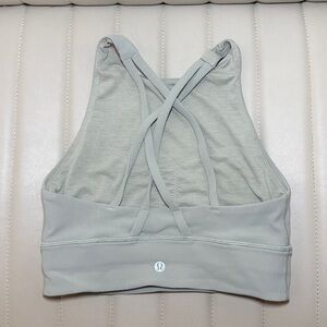 Lululemon Light Green Sports Bra Activewear Top Size 4 Ribbed Cross Strap Bra